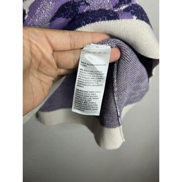 Chico's Short Sleeve Crew Neck Abstract Purple Floral Sweater Size Large - Picture 7 of 7